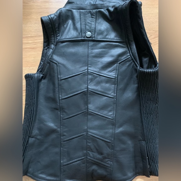 Speed and Strength Women’s Motorcycle Vest - Picture 3 of 7